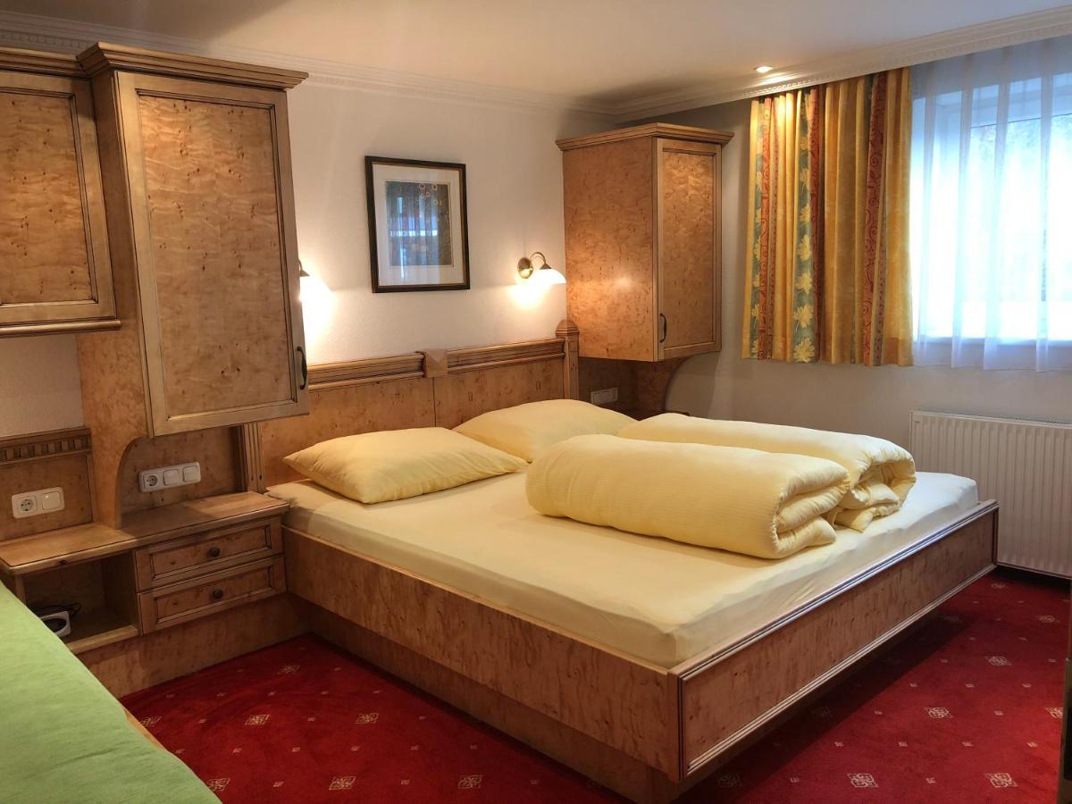 Hotel Garni Central - Zimmer - Studios - Apartments Kappl  Dış mekan fotoğraf