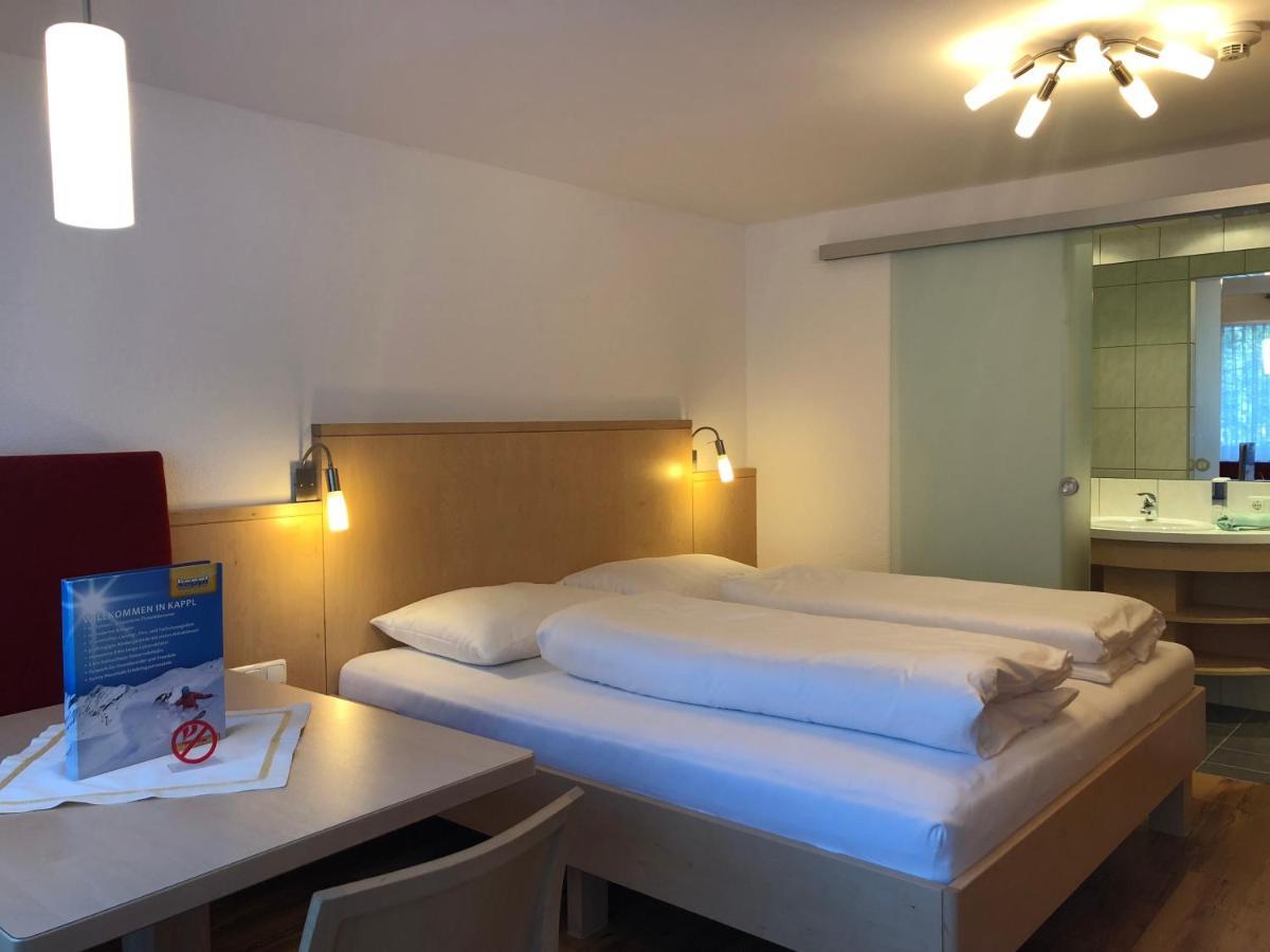 Hotel Garni Central - Zimmer - Studios - Apartments Kappl  Dış mekan fotoğraf