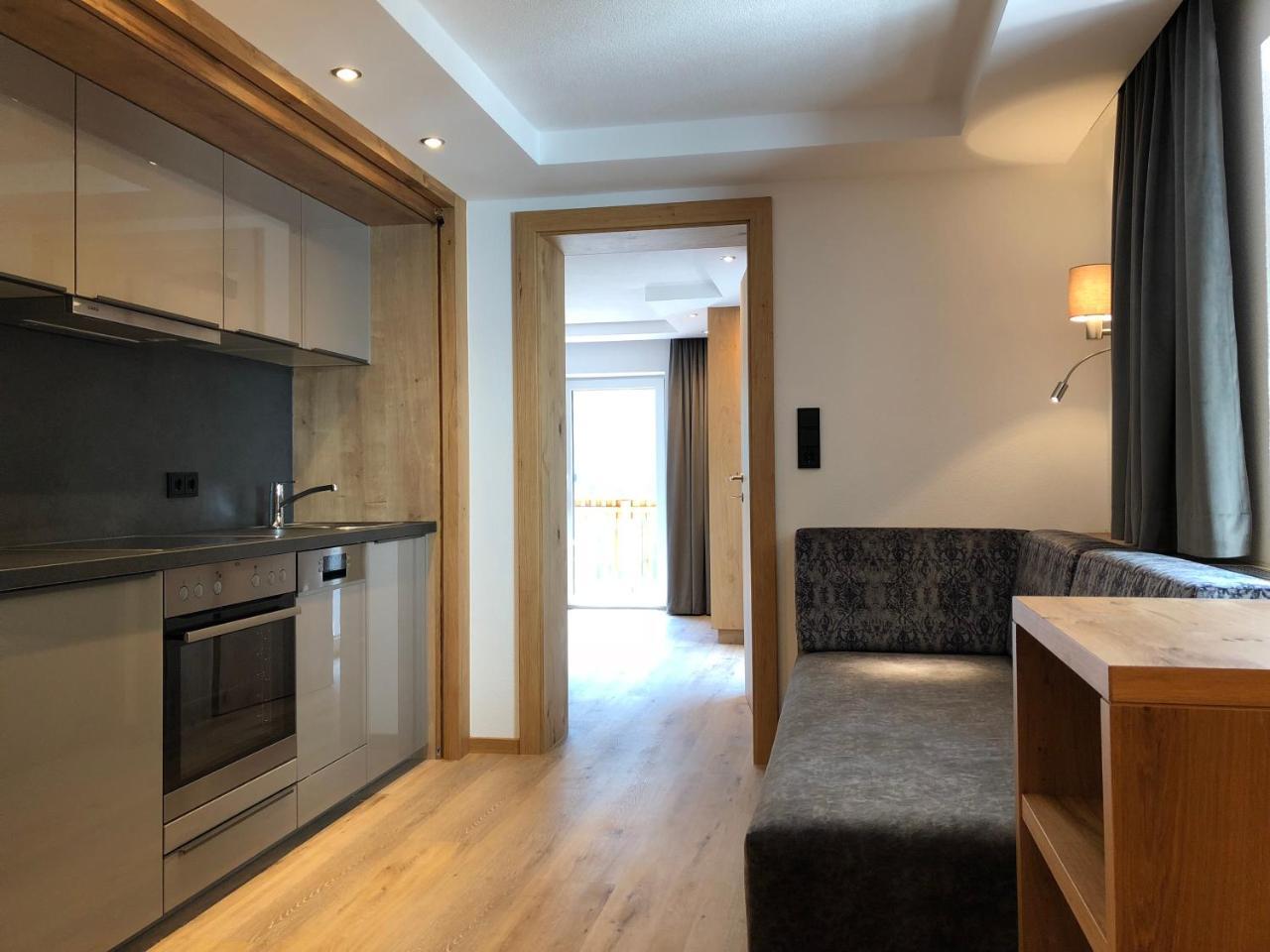 Hotel Garni Central - Zimmer - Studios - Apartments Kappl  Dış mekan fotoğraf